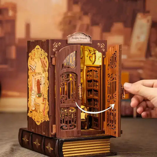 Book Nook Bookshop Memories – miniaturowa księgarnia pełna wspomnień, diorama DIY z LED