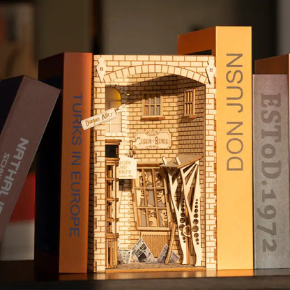 Book Nook Wizard Alley – witryny sklepów magicznej uliczki, widok z przodu