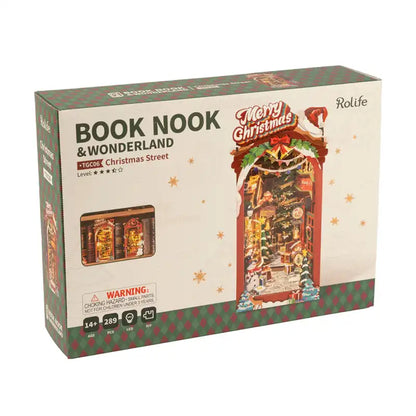 Złożony Book Nook Christmas Street na półce z książkami