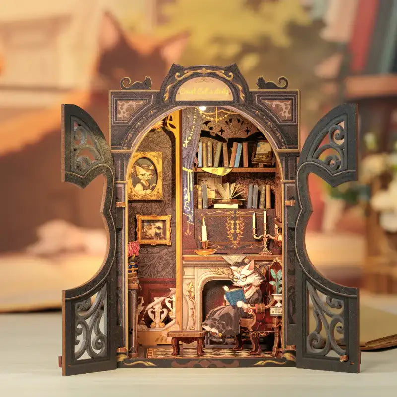 Book Nook Count Cats Study – gabinet w miniaturze, sceneria dioramy