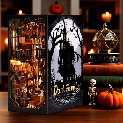Book Nook Dark Family – gotyckie detale rezydencji w miniaturze