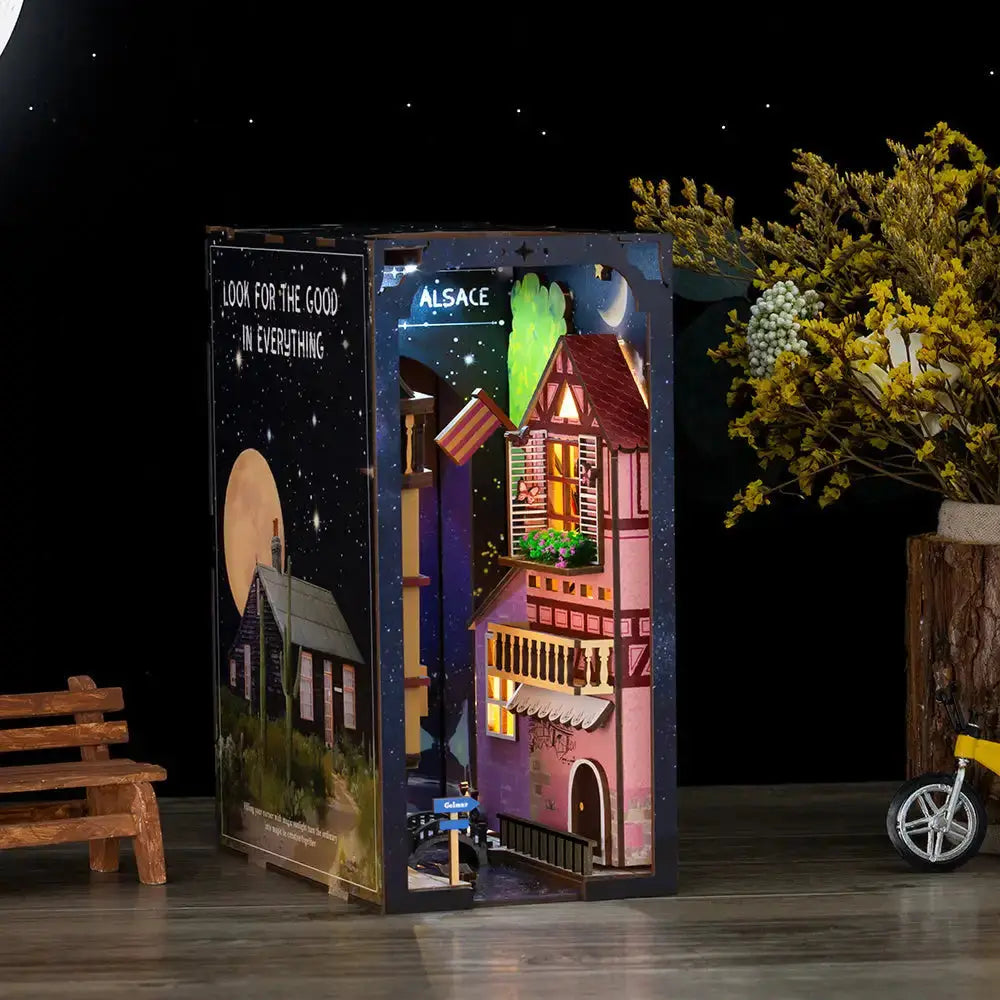 Book Nook Dreamland Of Alsace – feęryczna alzacka uliczka, diorama DIY z oświetleniem LED