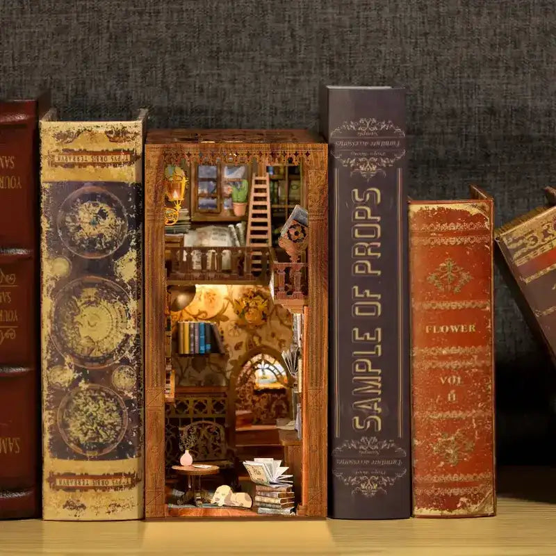 Book Nook Eternal Bookstore – dwupoziomowa miniaturowa księgarnia, diorama DIY z LED