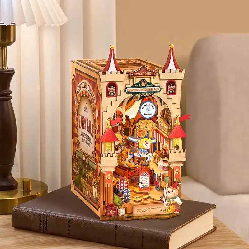 Book Nook Fairytale Amusement Park – oświetlenie LED rozświetlające park