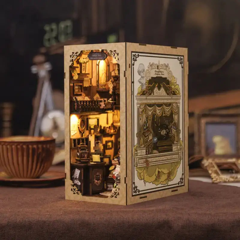 Book Nook Grandfathers Antique Store – vintage wnętrze sklepu w scenerii