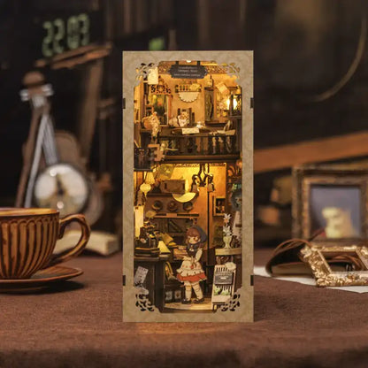 Book Nook Grandfathers Antique Store – sklep z antykami, diorama DIY z oświetleniem LED