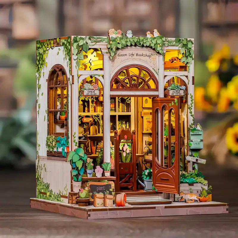 Book Nook Green Life Bookshop – rośliny i półki z książkami w miniaturze, detale