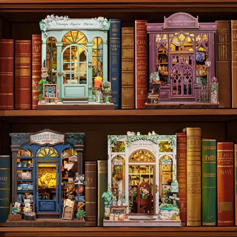 Złożony Book Nook Green Life Bookshop na półce z książkami