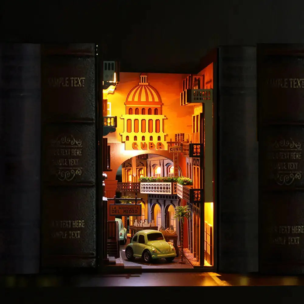 Book Nook Havana Stroll – kubańskie kamienice i detale w miniaturze