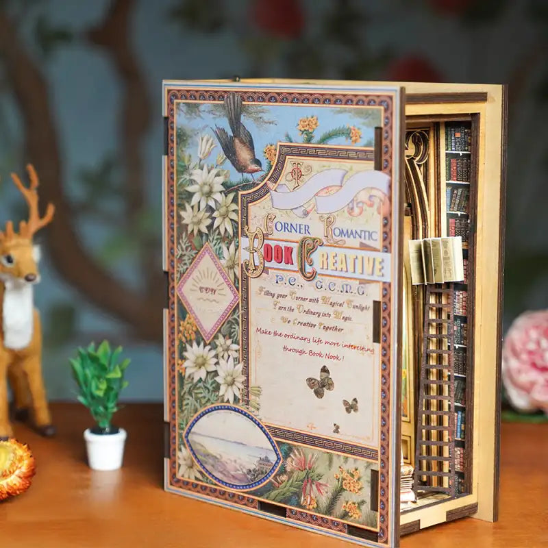 Book Nook Elven Bookshop – sceneria księgarni noćą z oświetleniem LED