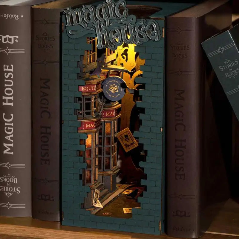 Book Nook Magic House – magiczny domek ze słonecznego miasteczka, diorama DIY z LED
