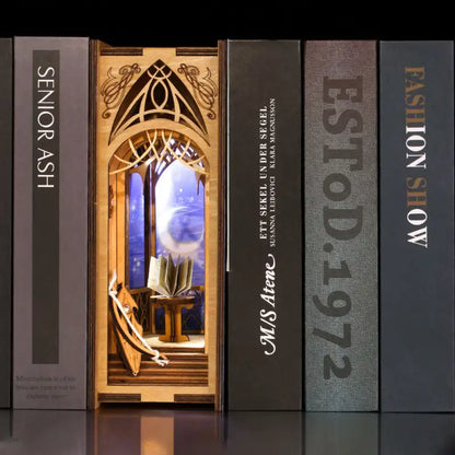 Book Nook Galaxy Secret – sekret galaktyki oczami astronoma, diorama DIY z LED