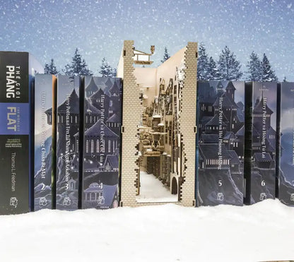 Book Nook Goathland Village – zbliżenie na witryny sklepików