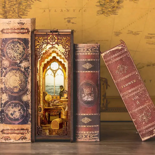 Book Nook Sailing Memories – kajuta marynarza pełna wspomnień, diorama DIY z LED