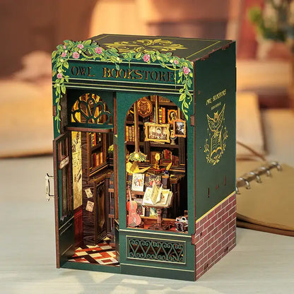Book Nook Owl Bookstore – detale miniaturowej księgarni DIY