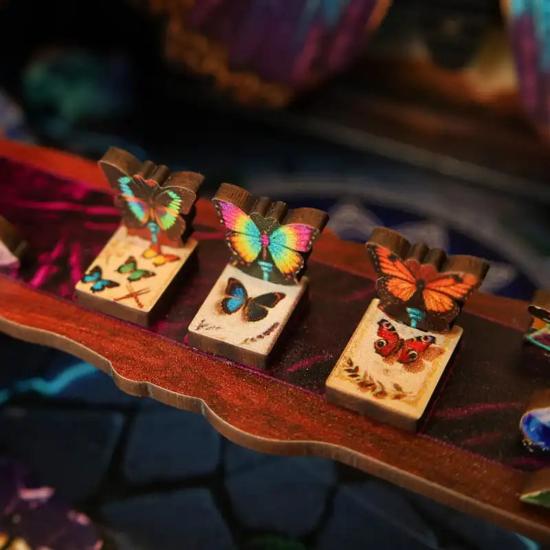 Book Nook Glass Butterfly – zestaw DIY przed montażem