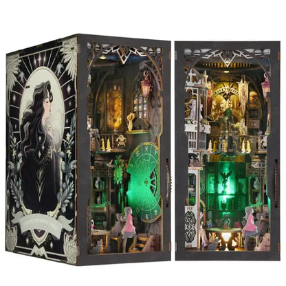 Złożony Book Nook Tarot Divination z oświetleniem LED na półce z książkami