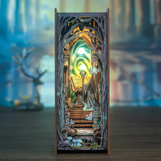 Book Nook Wonderland Gate – baśniowa brama z Krainy Czarów, diorama DIY z oświetleniem LED