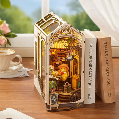 Book Nook Holiday Cafe – przytulna kawiarnia, diorama DIY z oświetleniem LED