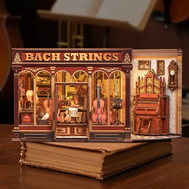 Pracownia lutnicza Bach String – wnętrze miniaturowego domku