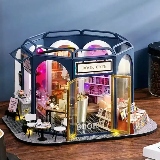 Miniaturowy domek Kawiarnia literacka – zestaw DIY z LED – gotowy model