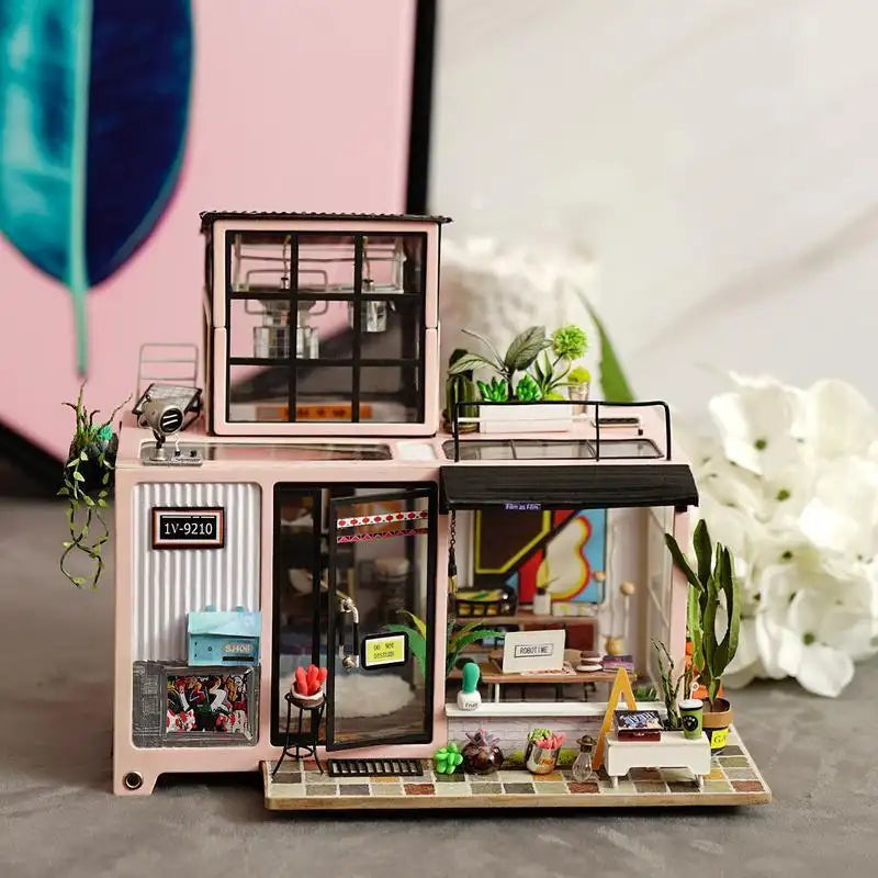 Miniaturowy domek Kawalerka Kevina – zestaw DIY z LED – gotowy model