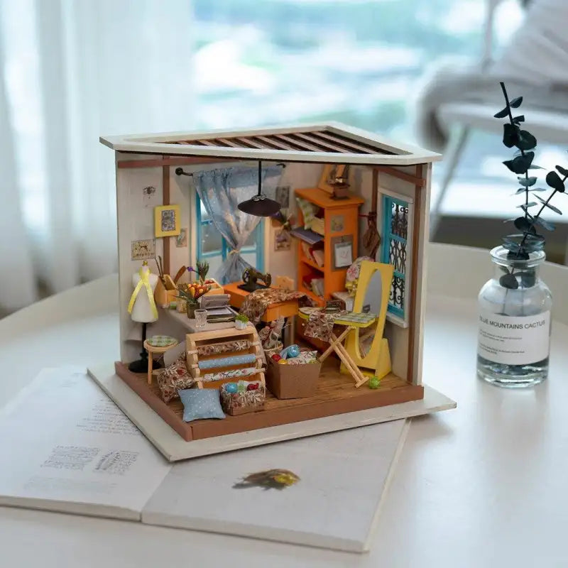 Pracownia krawiecka Lisy – wnętrze miniaturowego domku