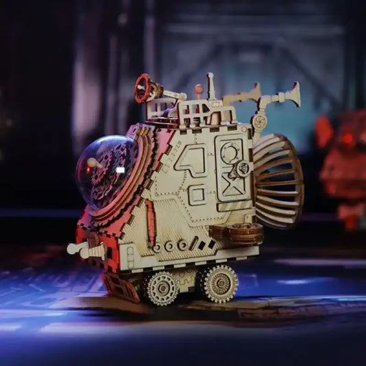 Puzzle 3D kosmos – drewniana pozytywka mechaniczna – widok gotowego modelu