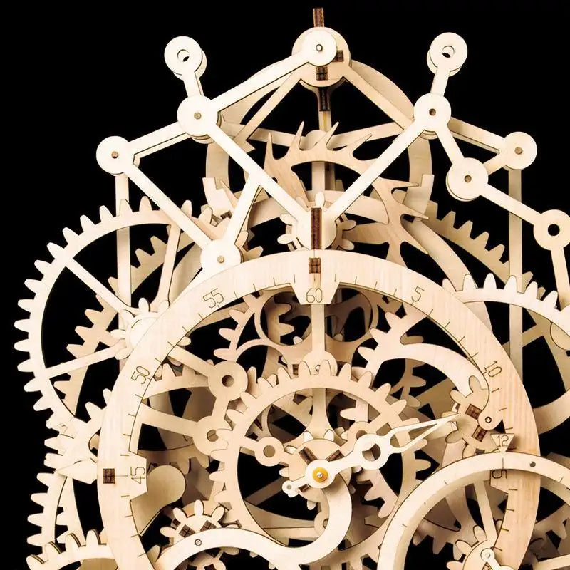 Puzzle 3D zegar z wahadłem – drewniany model – widok z innej perspektywy